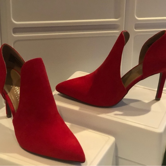 Brand New - Christian Siriano- Faux Suede Red High Heels Booties - Picture 3 of 3